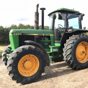Tracteur John Deere 4450 ID : 1642570927