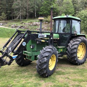 Tracteur John Deere 3640 avec ascenseur ID : 216434275